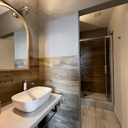 Nyaraló Orodimora Milánó